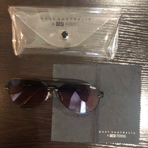 Quay sunglasses Desi Perkins